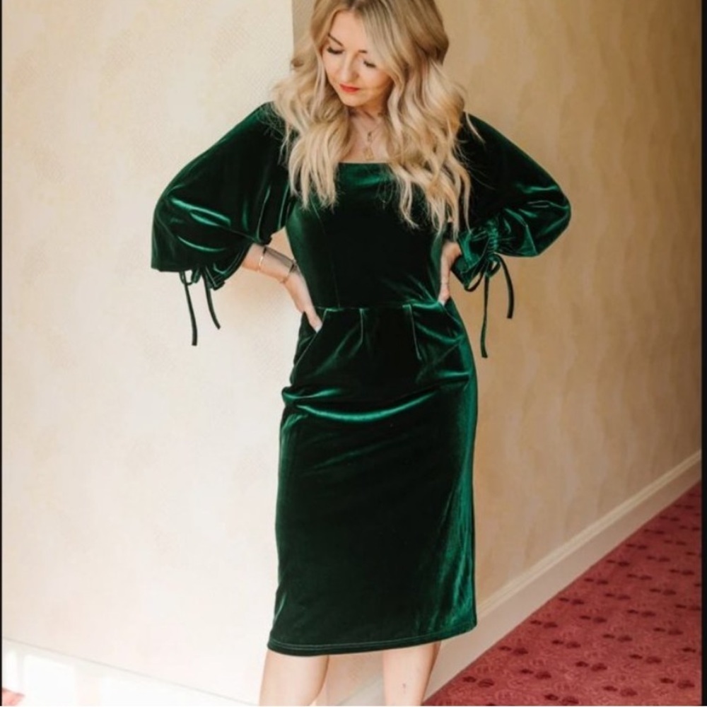 Ivy City Co Scarlett Dress In Emerald Size XL Velvet Midi 3/4 Sleeve Wedding